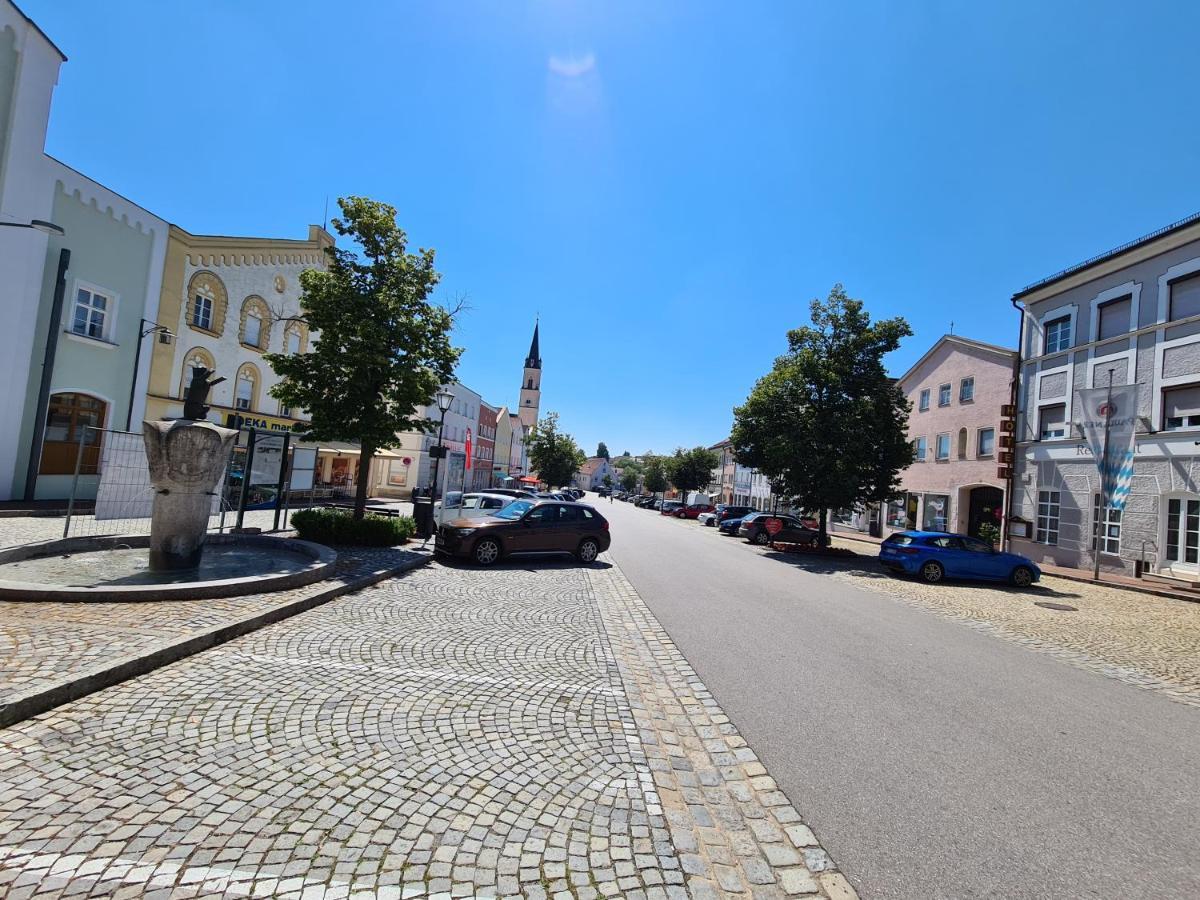 Hotel & Gasthof Zur Post Neumarkt-Sankt Veit Exterior foto