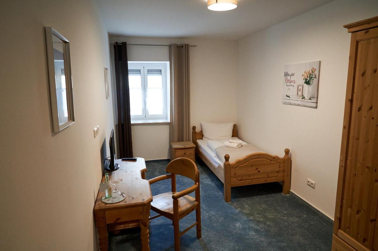 Hotel & Gasthof Zur Post Neumarkt-Sankt Veit Exterior foto